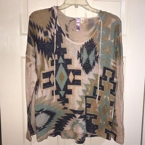 Hooded light sweater